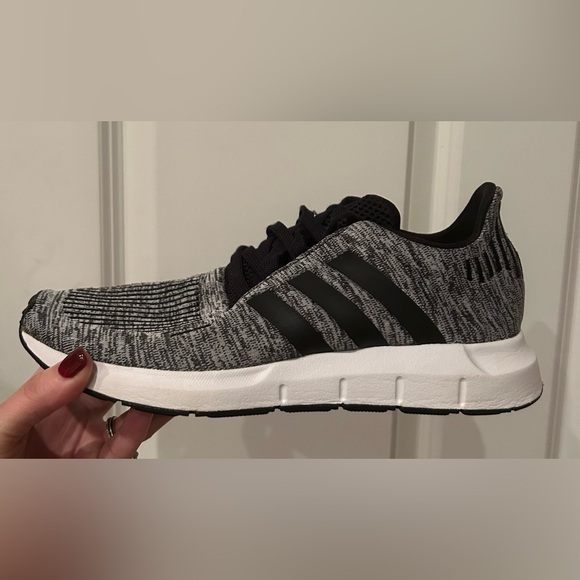 Big kids Adidas Swift Run 1.0 sneakers - Picture 2 of 7